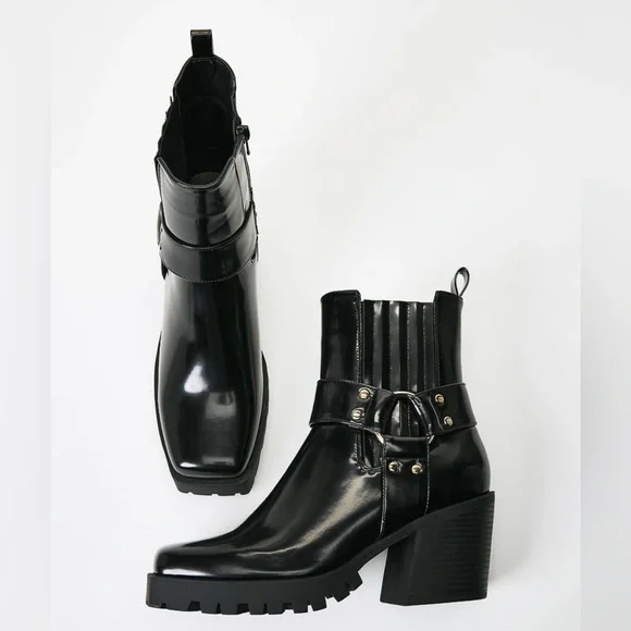 SHOE DAZZLE Black Ankle Boots Buckle Detail Lug Sole Moto Combat Shoes Size 9.5 - Picture 6 of 13